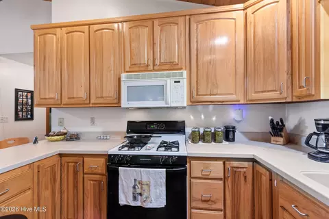 Kitchen - 524 Sierra Cir, Murphy, NC 28906 photo 3 of 4