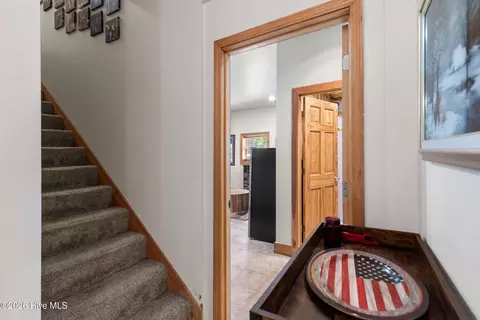 Entry Way - 524 Sierra Cir, Murphy, NC 28906 photo 3 of 5