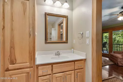 Bath - 524 Sierra Cir, Murphy, NC 28906 photo 3 of 7