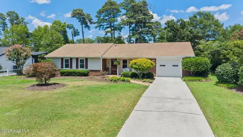 230 Long John Silver Dr, Wilmington, NC 28411