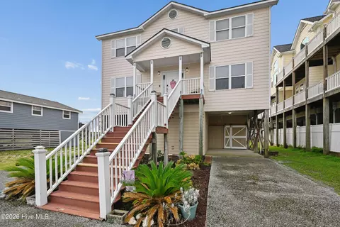 1710 N New River Dr, Surf City, NC 28445