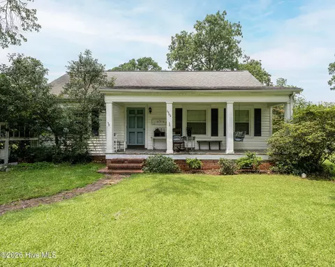 1902 Wilson St, New Bern, NC 28560