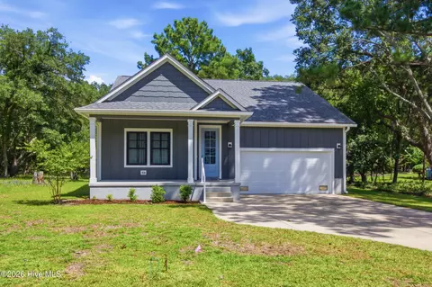 1207 Barkentine Dr, New Bern, NC 28560
