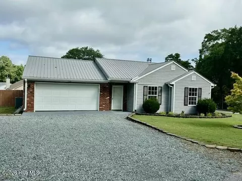 108 Buggy Dr, Carthage, NC 28327