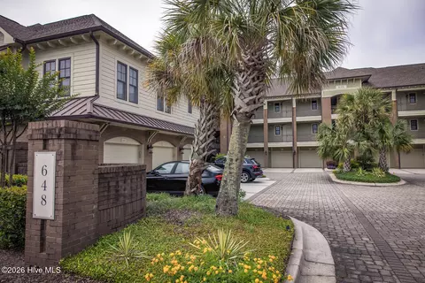 648 Village Park Dr #208, Wilmington, NC 28405