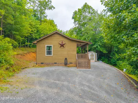 Exterior - 40 Refuge Ridge Rd, Murphy, NC 28906 photo 2 of 4