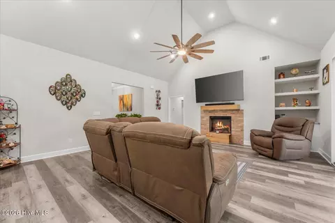 Entry Way - 3311 Wire Rd, Monetta, SC 29105 photo 3 of 5