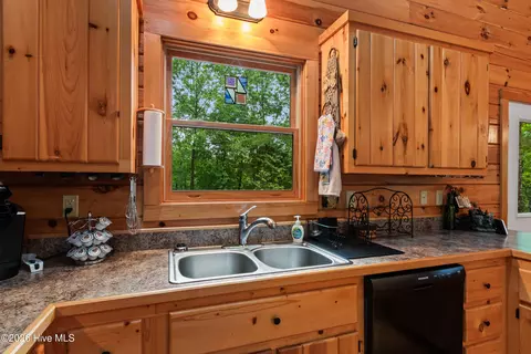 Kitchen - 104 Antler Ln, Murphy, NC 28906 photo 4 of 4