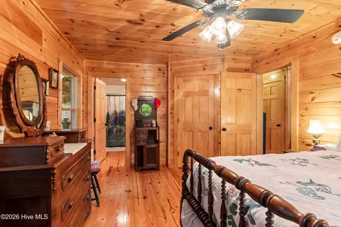 Bedroom - 104 Antler Ln, Murphy, NC 28906 photo 4 of 10