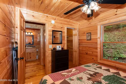 Bedroom - 104 Antler Ln, Murphy, NC 28906 photo 7 of 10