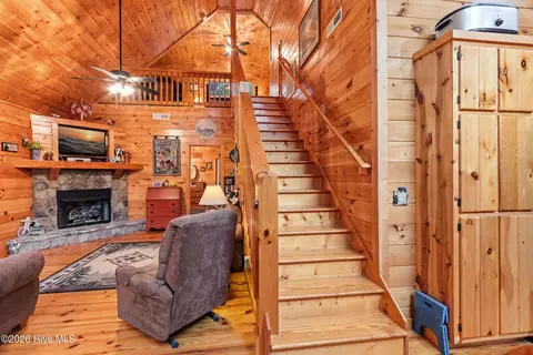 Entry Way - 104 Antler Ln, Murphy, NC 28906 photo 5 of 5
