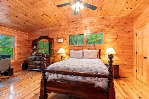 Bedroom - 104 Antler Ln, Murphy, NC 28906 photo 8 of 10