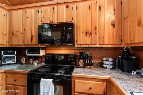 Kitchen - 104 Antler Ln, Murphy, NC 28906 photo 3 of 4
