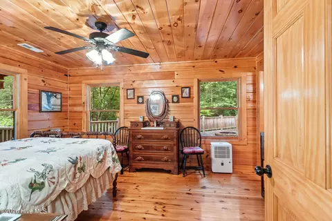 Bedroom - 104 Antler Ln, Murphy, NC 28906 photo 1 of 10