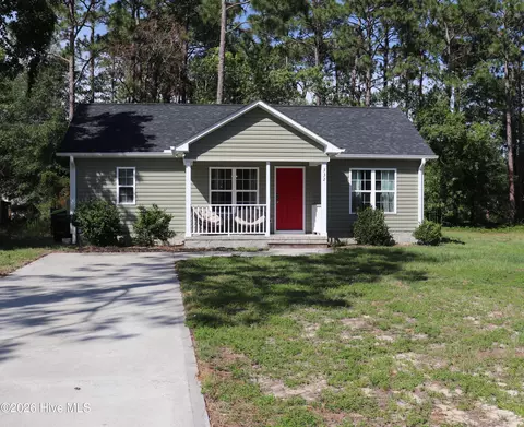 332 Holly Dr, Southport, NC 28461