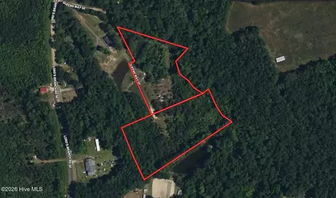 1442 Queens Way SE, Winnabow, NC 28479