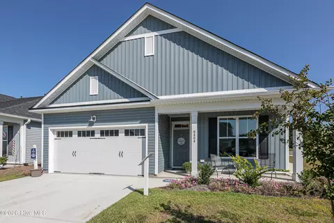5 Bristol Bay Drive, Lake Waccamaw, NC 28450