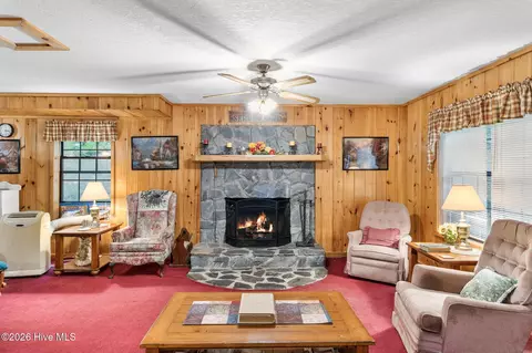 Living - 910 Laurel Branch Rd, Murphy, NC 28906 photo 1 of 3