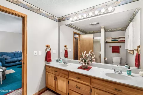 Bath - 910 Laurel Branch Rd, Murphy, NC 28906 photo 3 of 3