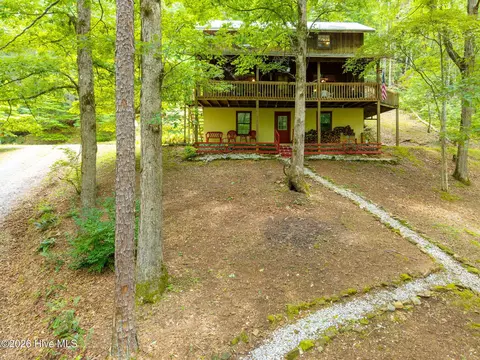 Exterior - 910 Laurel Branch Rd, Murphy, NC 28906 photo 3 of 20