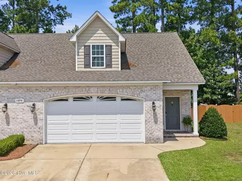 1676 Cambria Dr #B, Greenville, NC 27834