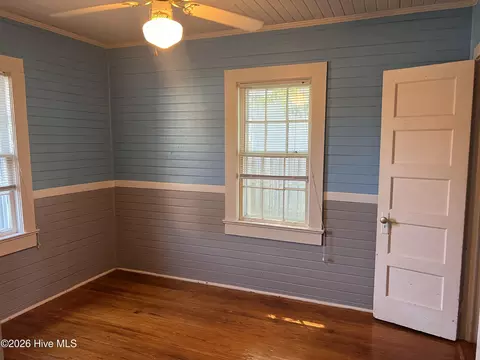 223 Holt St, Thomson, GA 30824 photo 4
