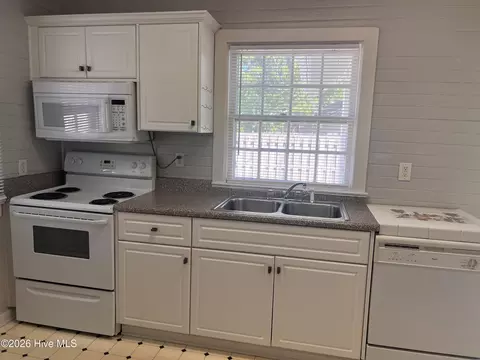 223 Holt St, Thomson, GA 30824 photo 8