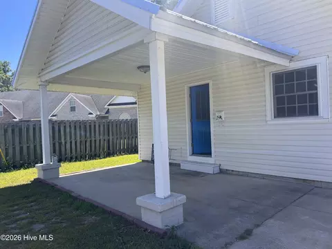 223 Holt St, Thomson, GA 30824 photo 2