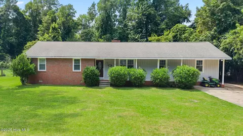 3104 Northwoods Dr, Jacksonville, NC 28540