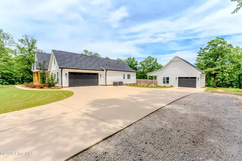 Exterior - 3343 Tom Bartles Rd, Appling, GA 30802 photo 2 of 8