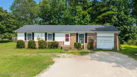 211 N Nunn St, Havelock, NC 28532