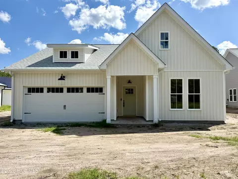 419 Morris Landing Rd, Holly Ridge, NC 28445