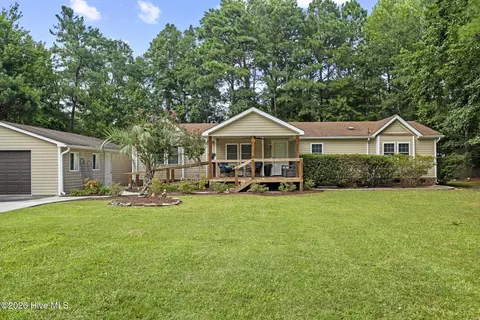408 Quailridge Ct, Peletier, NC 28584