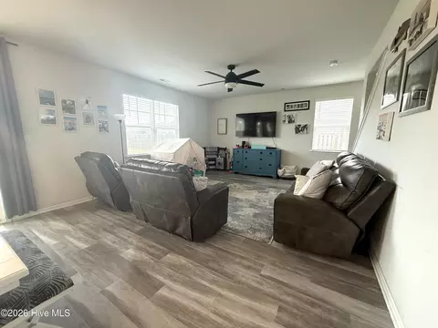 Living - 46 Rochester St, Hampstead, NC 28443 photo 1 of 2
