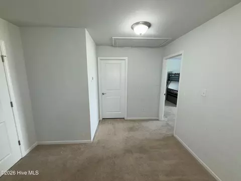 Entry Way - 46 Rochester St, Hampstead, NC 28443 photo 3 of 6
