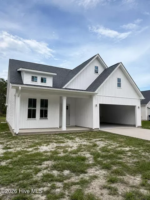 425 Morris Landing Rd, Holly Ridge, NC 28445