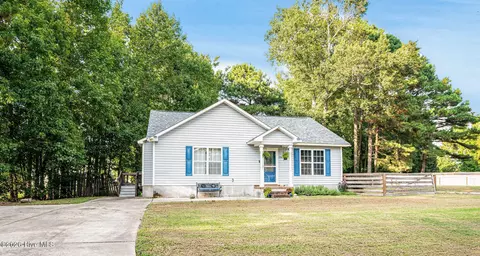 126 Baysden Dr, Jacksonville, NC 28540