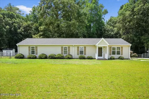 204 Wanda Dr, Pikeville, NC 27863