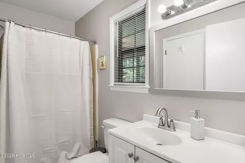 Bath - 71 Wren Ln #7, Murphy, NC 28906 photo 2 of 2