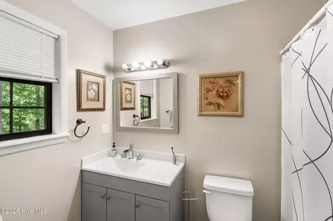 Bath - 71 Wren Ln #7, Murphy, NC 28906 photo 1 of 2