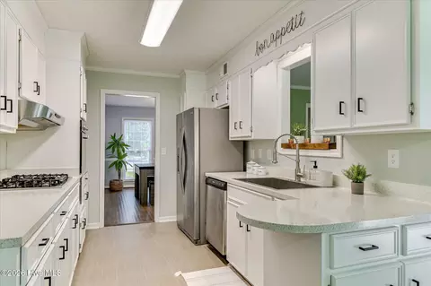 Kitchen - 3333 Sugar Mill Ct, Augusta, GA 30907 photo 2 of 6