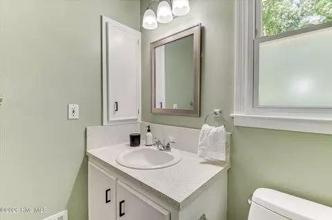 Bath - 3333 Sugar Mill Ct, Augusta, GA 30907 photo 3 of 3