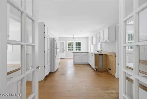 Entry Way - 215 E Baltimore Ave, Pinebluff, NC 28373 photo 2 of 4
