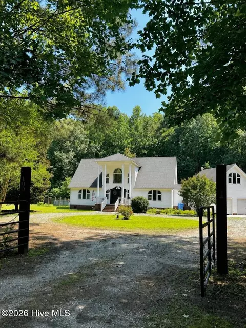 100 Cutter Ln, Knotts Island, NC 27950