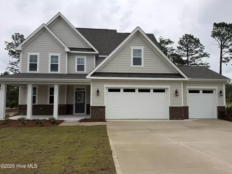 555 Watauga Ln, Aberdeen, NC 28315