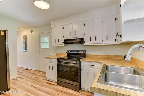 Kitchen - 4620 Calais Cir, Evans, GA 30809 photo 1 of 3