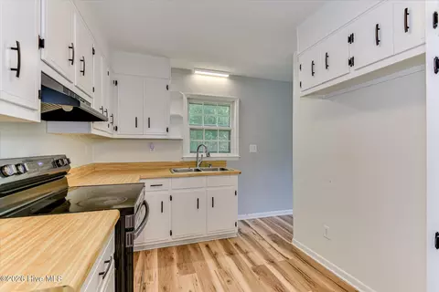 Kitchen - 4620 Calais Cir, Evans, GA 30809 photo 3 of 3