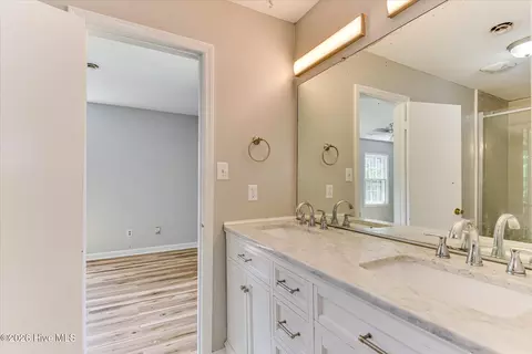 Bath - 4620 Calais Cir, Evans, GA 30809 photo 1 of 2