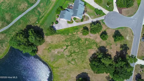 582 S Middleton Dr NW, Calabash, NC 28467