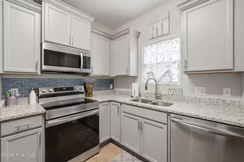 Kitchen - 7605 Privateer Loop, Sunset Beach, NC 28468 photo 7 of 7